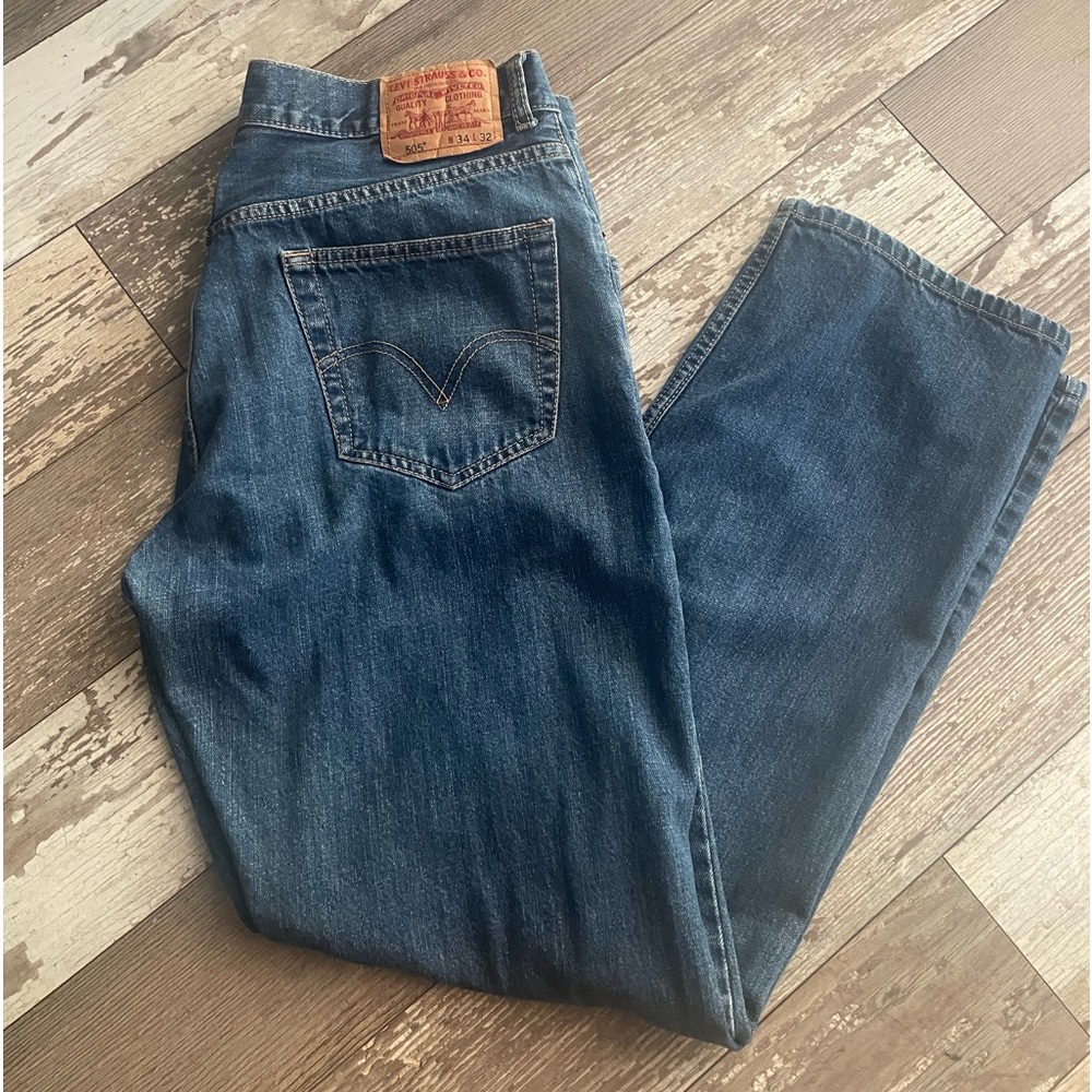 Men’s Levi’s 505 straight leg jeans
